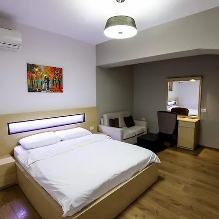 Elior Tirana