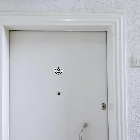 Elior Apartment *